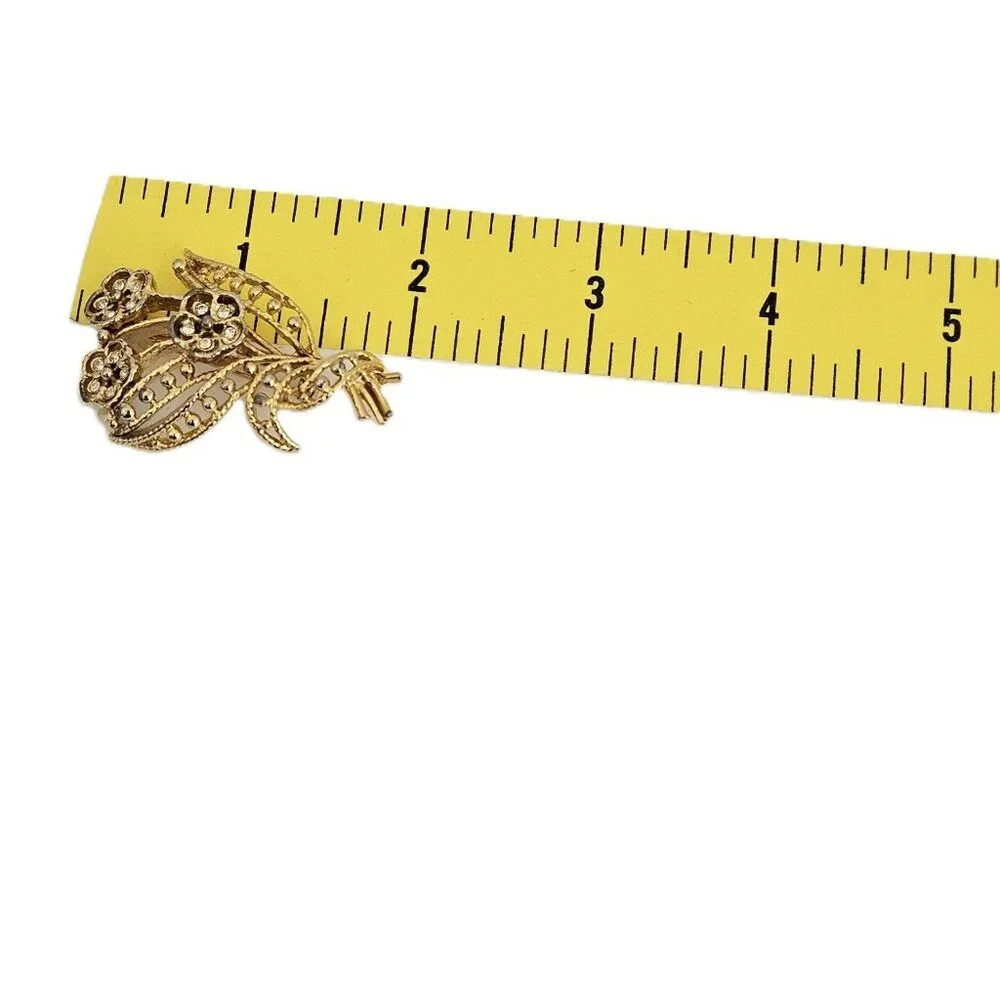 Vintage Gold tone Flower and Leaf Brooch